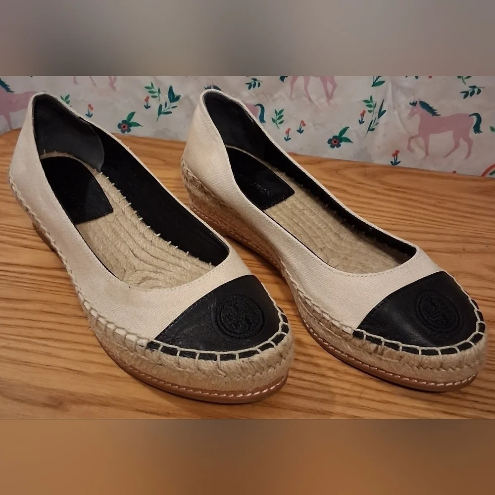 EUC Tory Burch Black Leather & Beige Canvas Casual Boho Wedge Heel Shoe SZ 6M